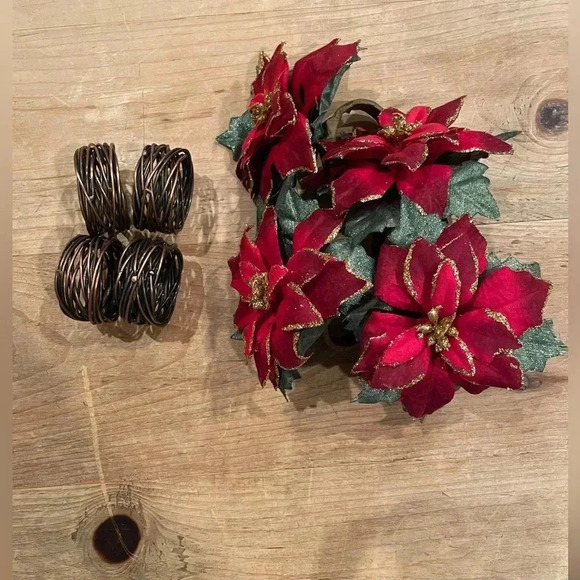 NWOT bundle of napkin holders-festive and everyday-wired & floral poinsettias - Picture 1 of 4